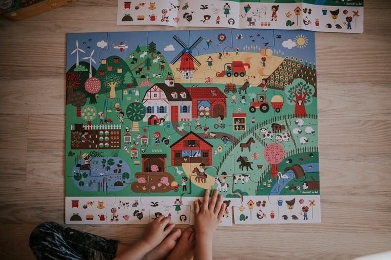 Puzzle obserwacyjne w walizce Farma 24 el. - Janod
