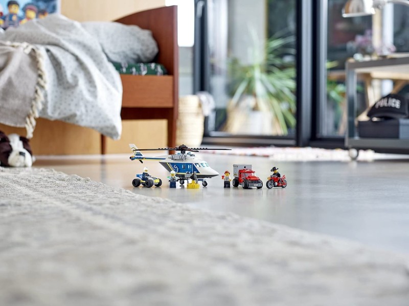 Klocki LEGO Pościg helikopterem policyjnym 60243