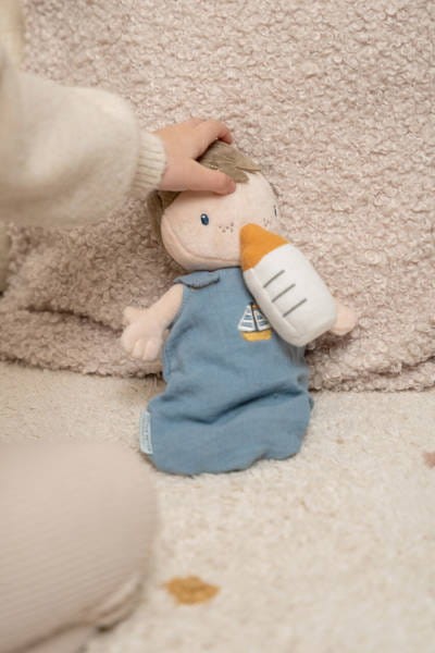 Lalka dzidziuś w nosidełku z akcesoriami Baby Jim Little Dutch