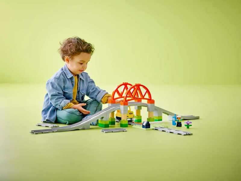 Lego Duplo 10426 Most i tory kolejowe — zestaw rozszerzający 42 el.