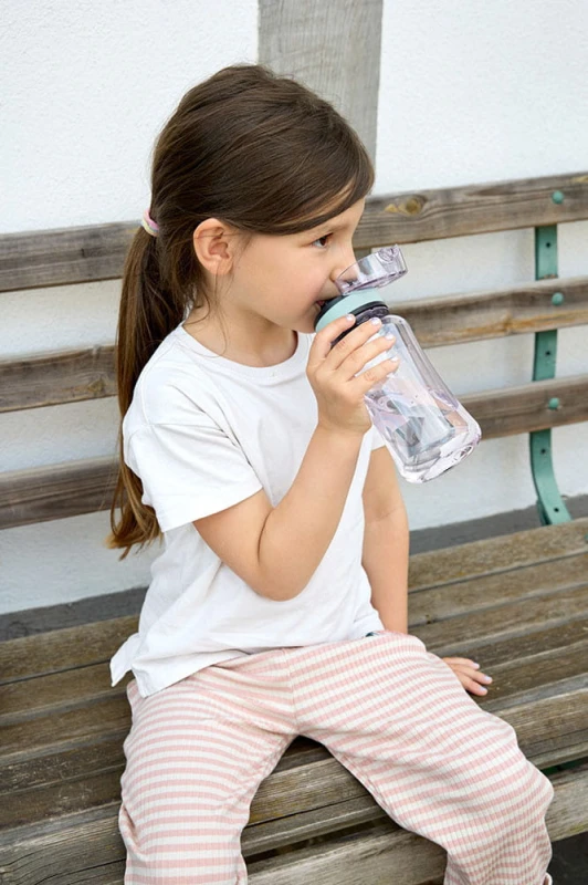 Bidon ze sportowym ustnikiem 420 ml różowy tęcza Outdoor Lassig