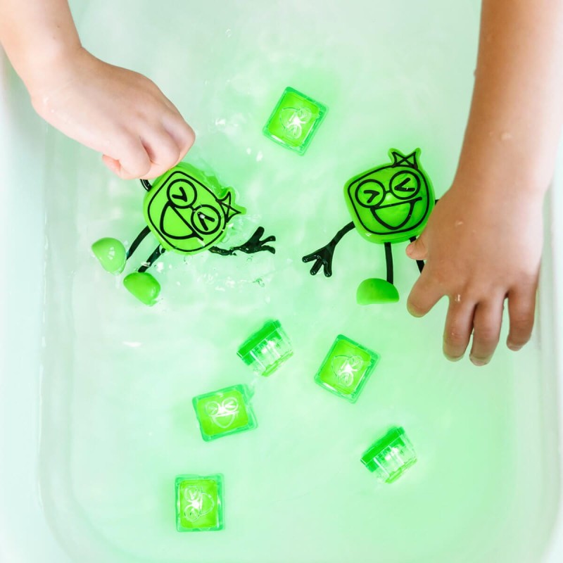 Glo Pals Ludzik LED świecący w Wodzie Zielony + 2 Kostki Sensoryczne