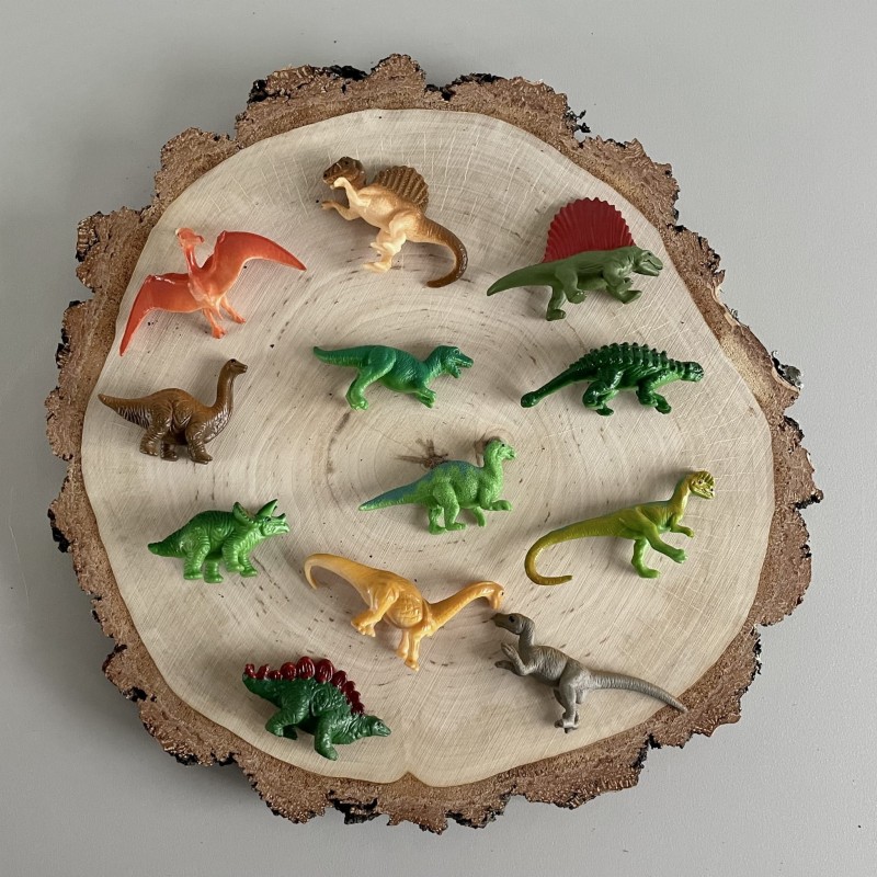 Dinozaury 12 szt. Zestaw Figurek w Tubie Safari Ltd.