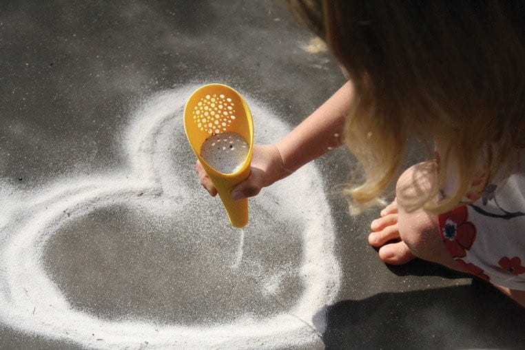 Wielofunkcyjne Zabawki do Piasku: Łopatka i Sitko z Piłeczką Cuppi Ocean - Quut