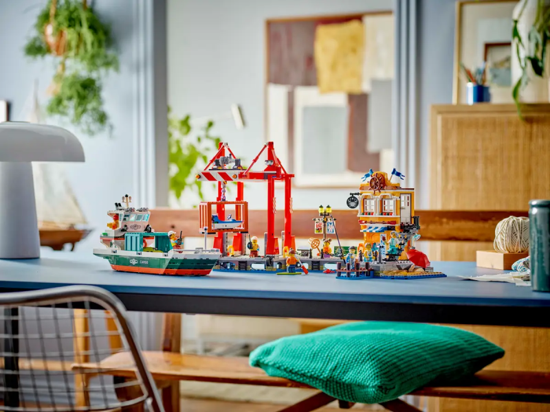 Lego 60422 Nadmorski port ze statkiem towarowym