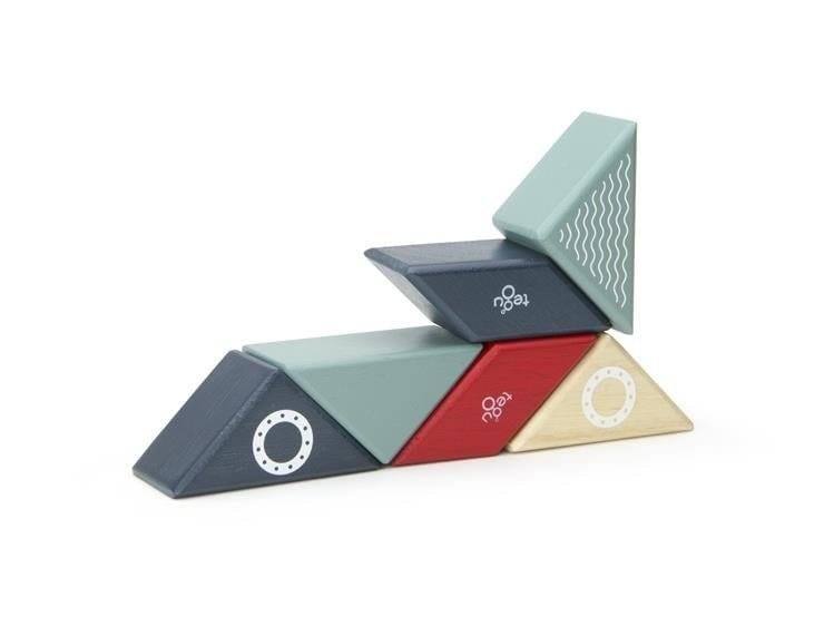 Drewniane klocki magnetyczne Travel Pals Holownik - Tegu