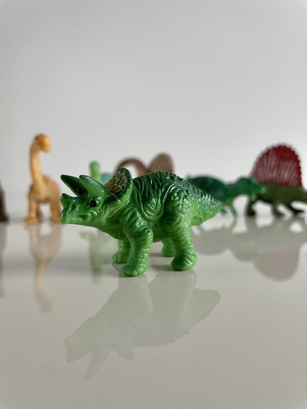 Dinozaury 12 szt. Zestaw Figurek w Tubie Safari Ltd.