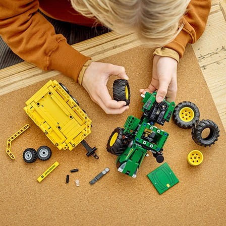 LEGO 42136 Technic Traktor John Deere e 9620R 4WD