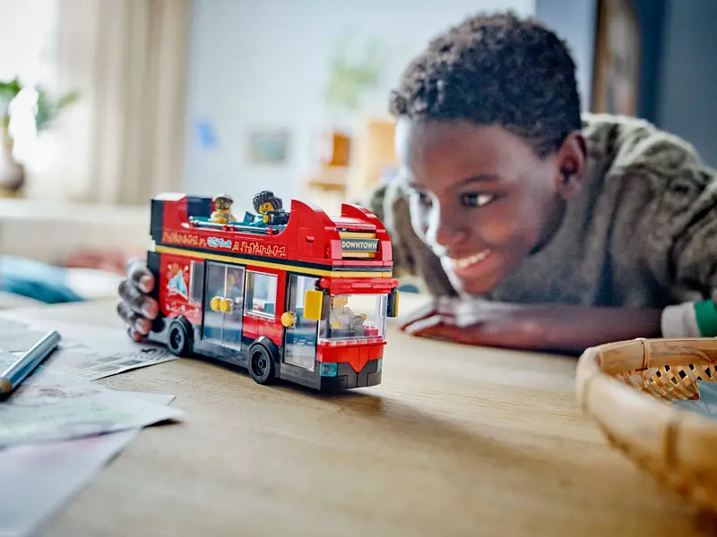 Czerwony, piętrowy autokar Lego 60407