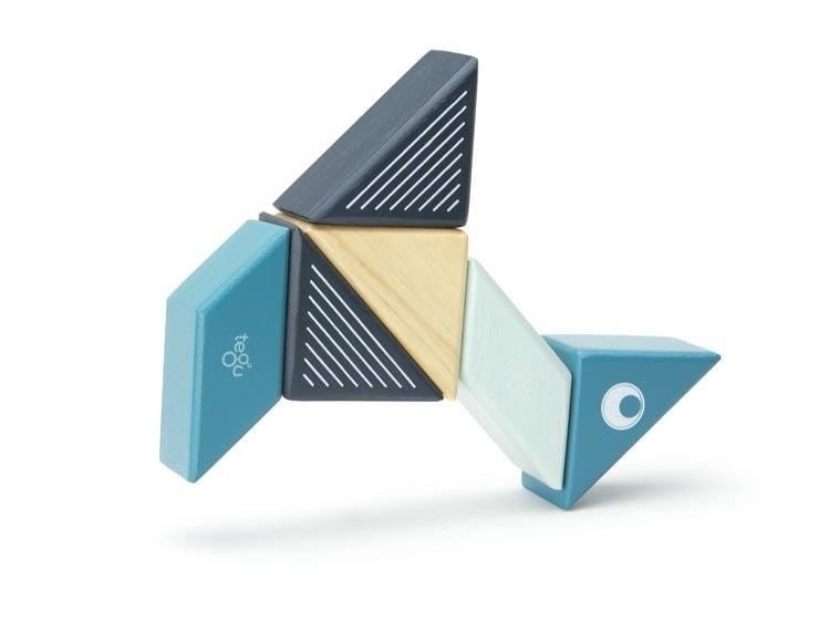 Drewniane klocki magnetyczne Travel Pals Wieloryb - Tegu