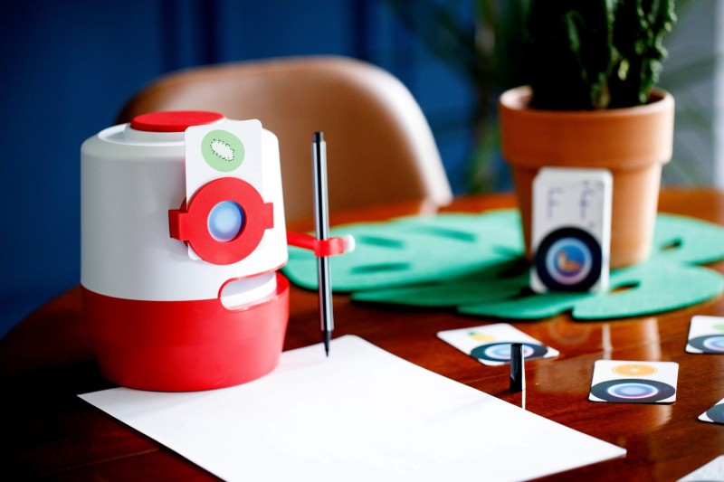 Step robot edukacyjny, mówi pisze rysuje