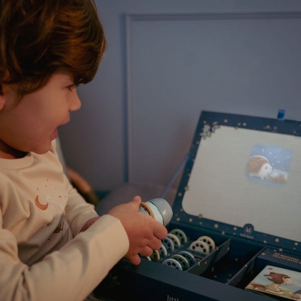 Projektor z bajkami dla dzieci Latarka błękit Little Dutch