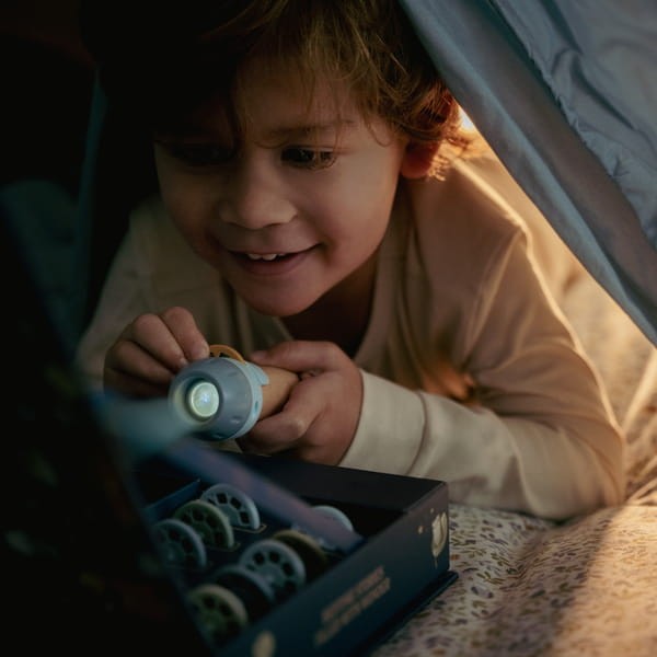 Projektor z bajkami dla dzieci Latarka błękit Little Dutch