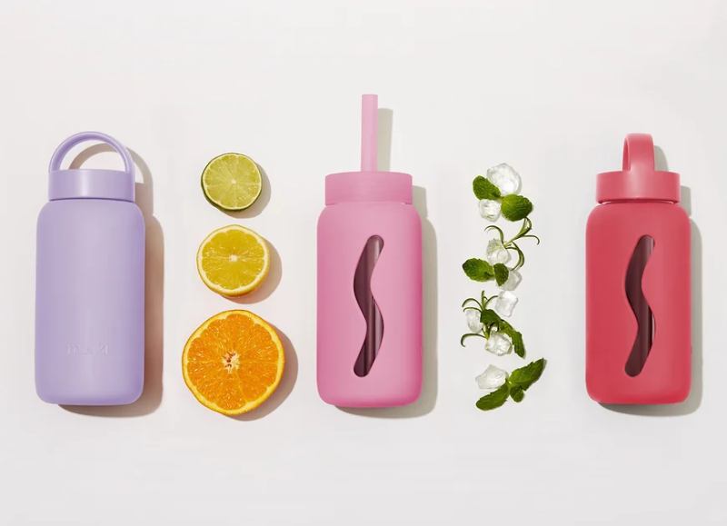 Szklany bidon w silikonowej osłonie 500ml Flamingo Pink Muuki