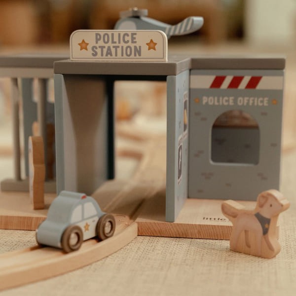 pol_pl_Little-Dutch-Posterunek-policji-FSC-5420_12.jpg