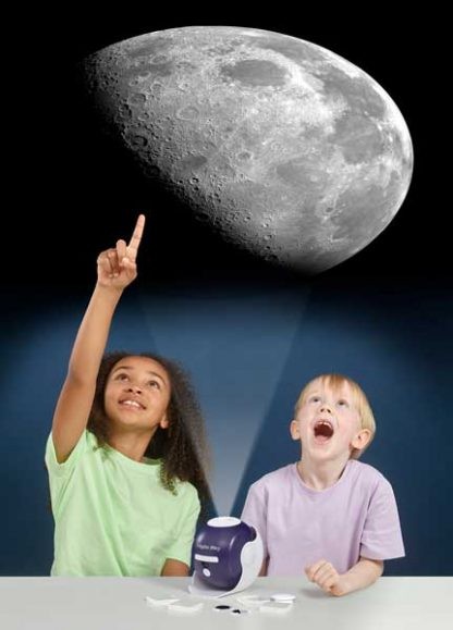 E2076-Night-Sky-Projector-2-kids-point-moon-web-416x579.jpg