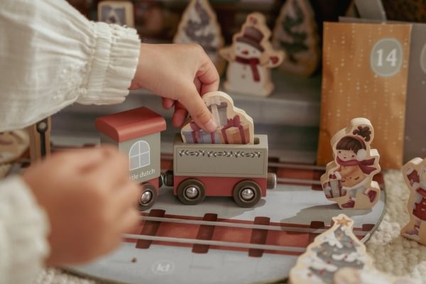 pol_pl_Little-Dutch-Kalendarz-adwentowy-w-walizeczce-FSC-X-MAS-5700_10.jpg