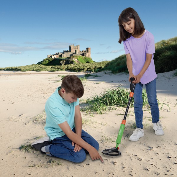 E2091-OA-Metal-Detector-Lifestyle-5-WEB.jpg