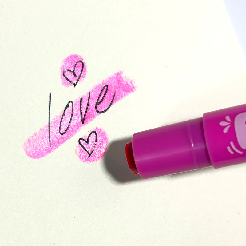 OOLY-Fresh-Pick-Apple-Scented-Gel-Crayons-Love-Highlight.webp