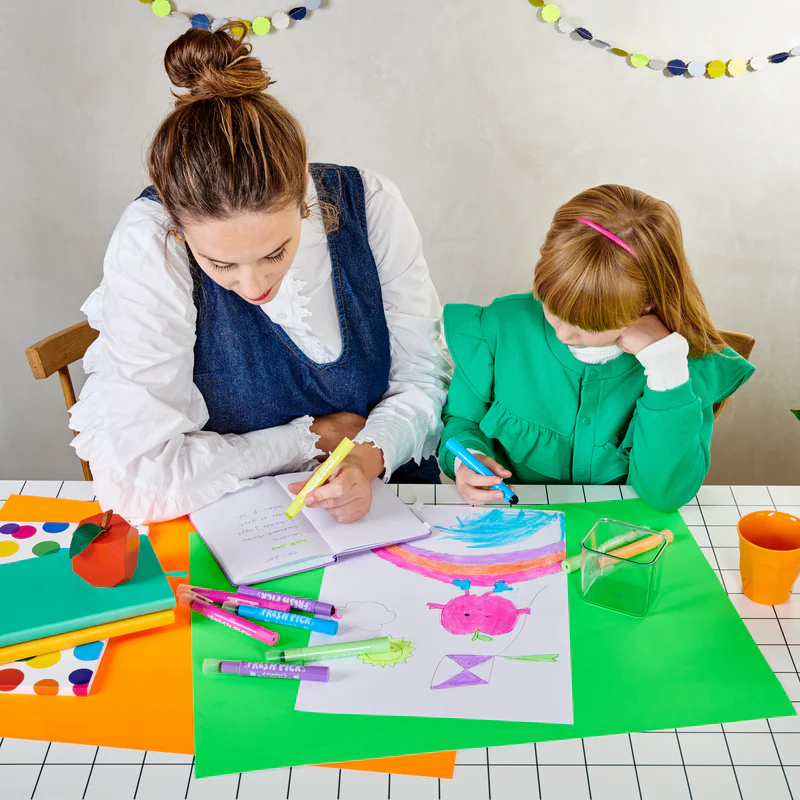 OOLY-Fresh-Pick-Apple-Scented-Gel-Crayons-Mom-Daughter.webp