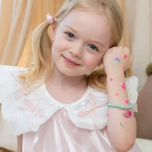 Tatuaże i bransoletka dla dziewczynki muszelka perełki Avenir