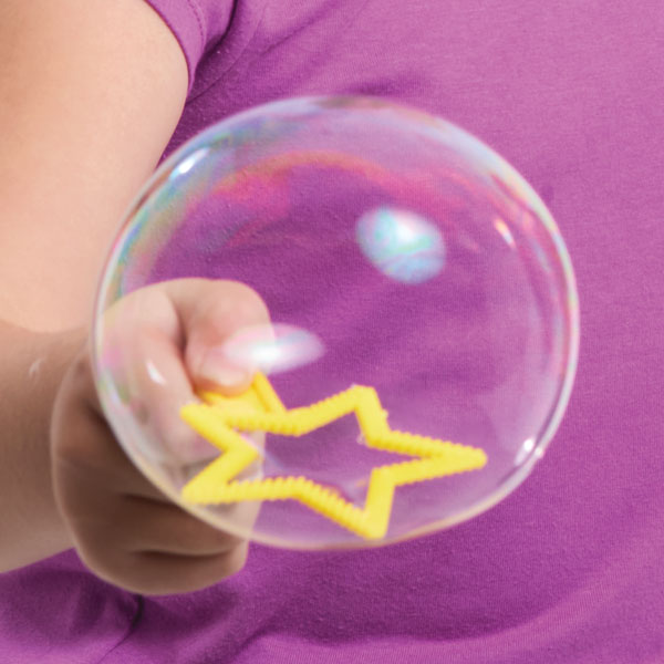 E2102-Crazy-Bubbles-Lifestyle-bubble-close-up-WEB.jpg