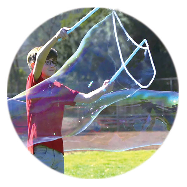 E2102-Crazy-Bubbles-Lifestyle-Large-Bubble-WEB.jpg