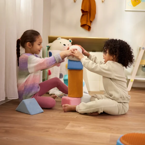 BX2452-duze-klocki-tumbley-towers-lifestyle-wspolna-zabawa-600x600.webp
