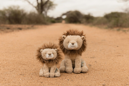 pol_pm_Little-Dutch-Przytulanka-Lew-17cm-Safari-Friends-GRS-6032_11.jpg