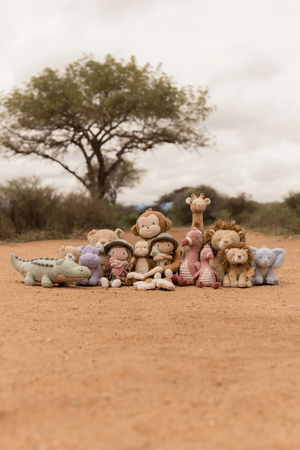 pol_pm_Little-Dutch-Przytulanka-Lwica-25cm-Safari-Friends-GRS-6033_2.jpg